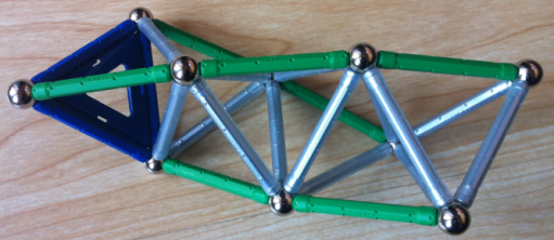 Tetrahedra helix with seven elements